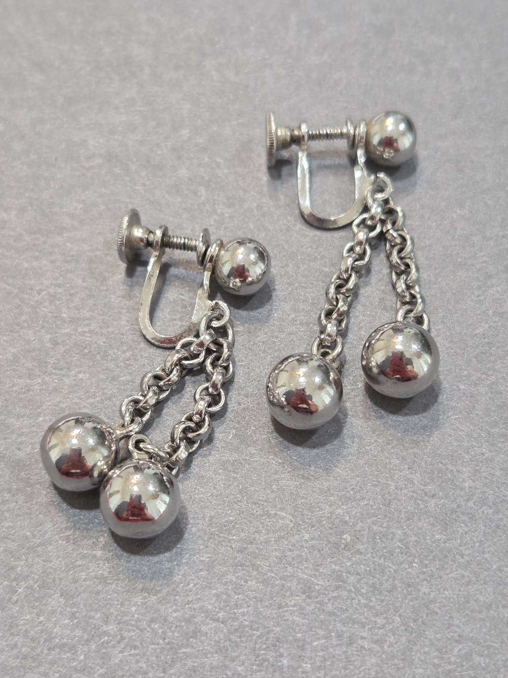 Vintage Silver Tone Ball Drop Screw-Back Earrings